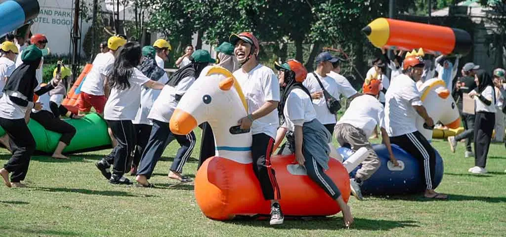 Arena inflatable games obstacle course