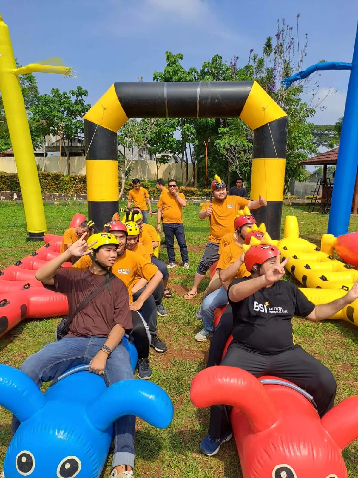 Aktivitas teamwork team building di Anyer